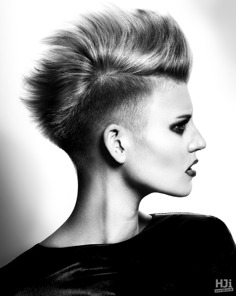 Undercut and hair with volume