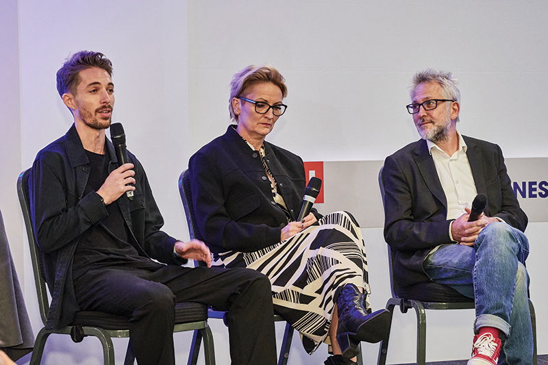 business live panel salon international 2024